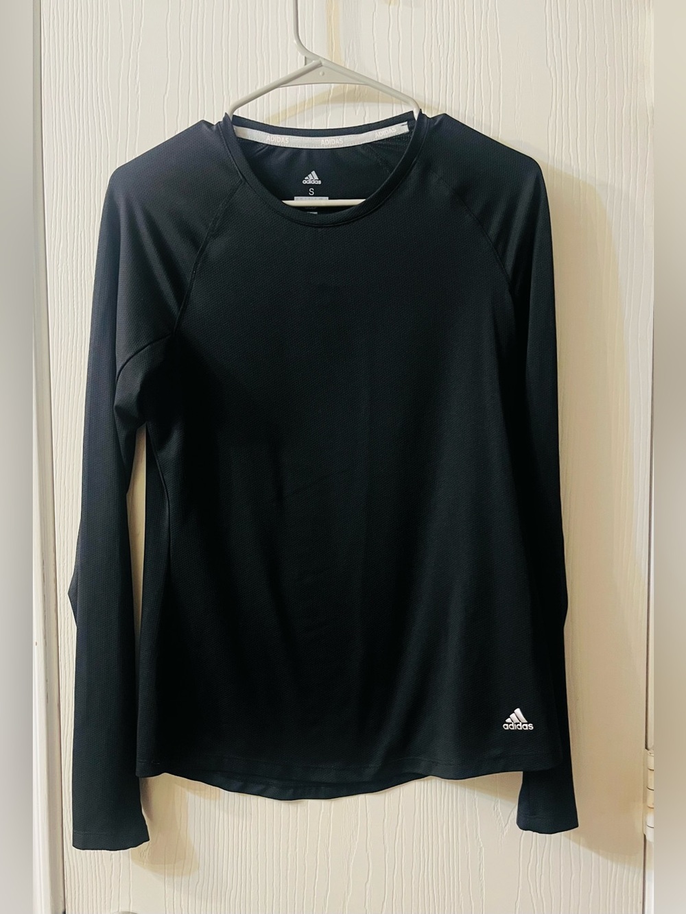 🛍️Adidas Small Women's Black Long Sleeve Crew Neck Top